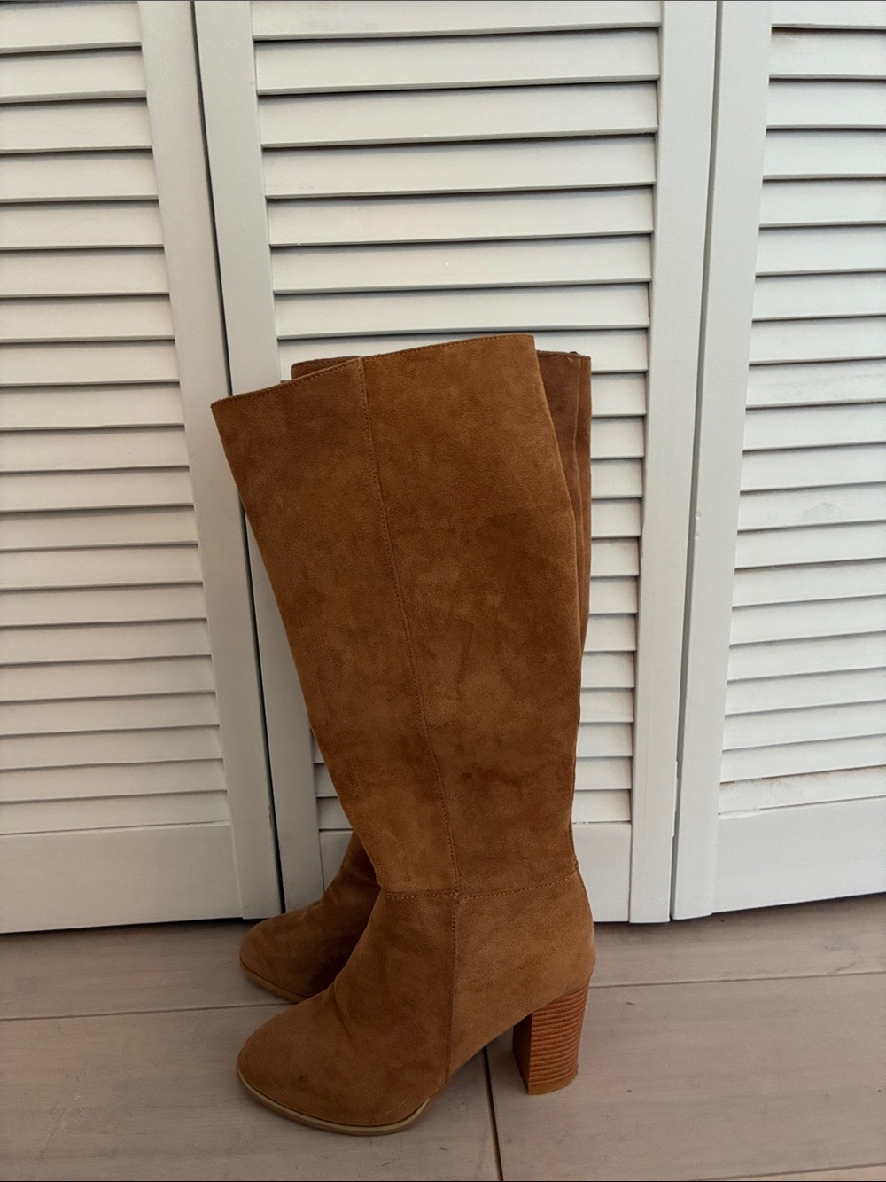 PrettyLittleThing Tall Tan Suede Block Heel Boots